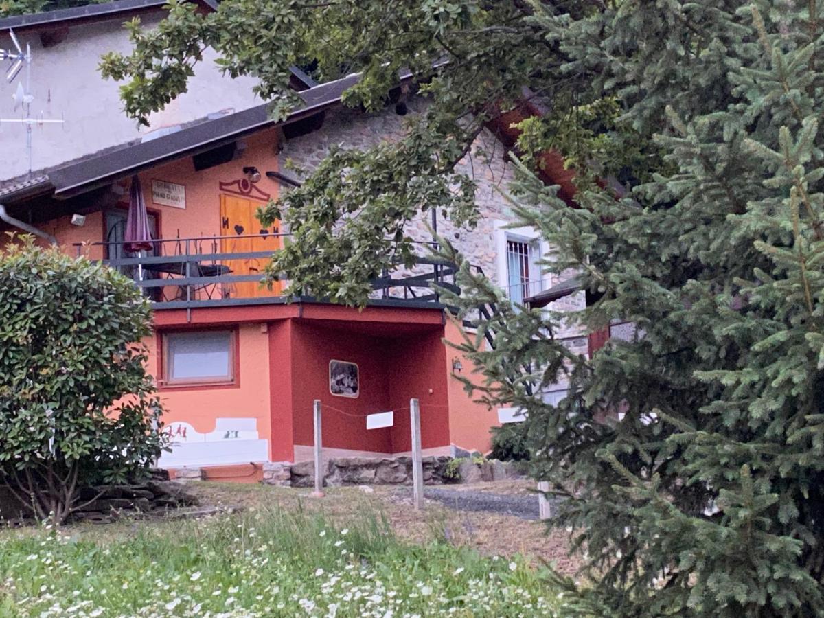 La Casa Dei Nonni Con Spa Privata Su Richiesta Villa Pont Canavese Exteriör bild