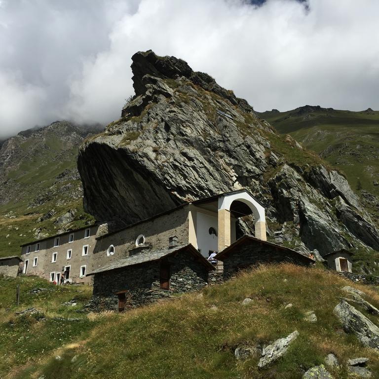 La Casa Dei Nonni Con Spa Privata Su Richiesta Villa Pont Canavese Exteriör bild